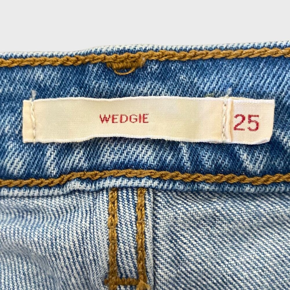 Levi's Wedgie Straight Fit Ankle Jeans Womens 25 Light Wash High-Rise Distressed - Picture 10 of 14